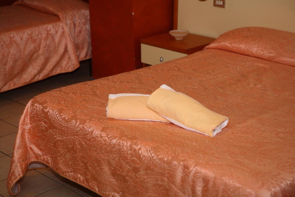 Meridiano Hotel Napoli Værelse billede